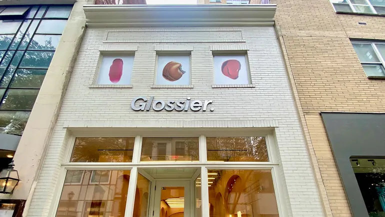 Glossier供应链副总裁倡导自我精进与行业多元代表